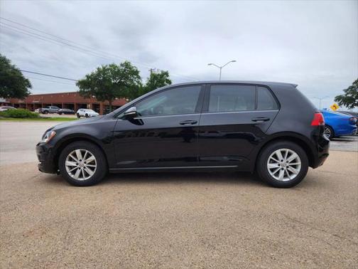 2017 Volkswagen Golf TSI S 4-Door