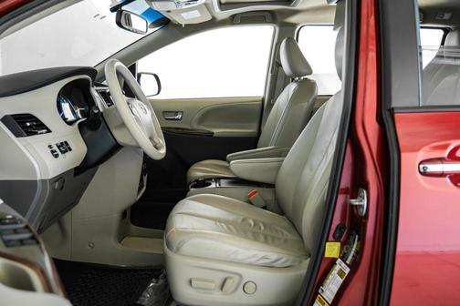 2011 Toyota Sienna XLE