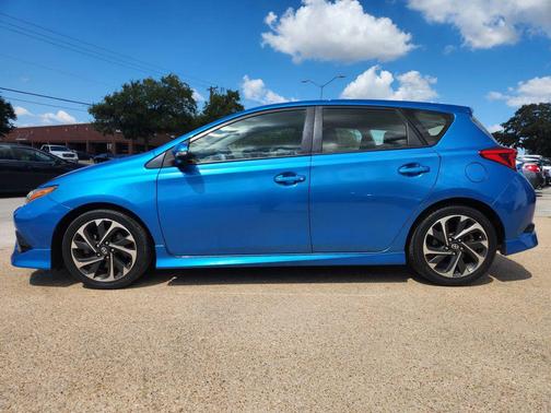2016 Scion iM Hatchback 4D
