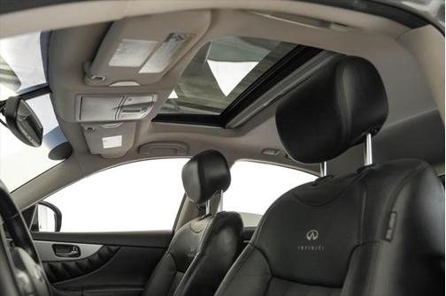 2014 INFINITI QX70 Base