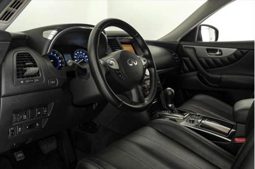 2014 INFINITI QX70 Base
