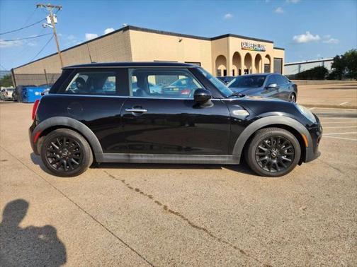 2017 MINI Hardtop Cooper