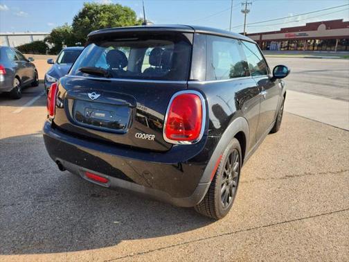 2017 MINI Hardtop Cooper