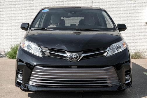 2018 Toyota Sienna XLE