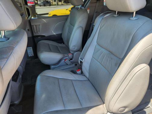 2018 Toyota Sienna XLE