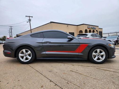 2017 Ford Mustang V6