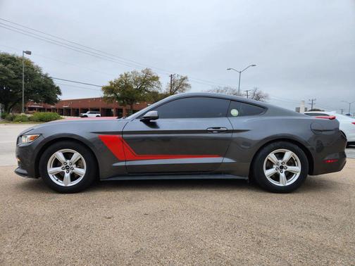 2017 Ford Mustang V6