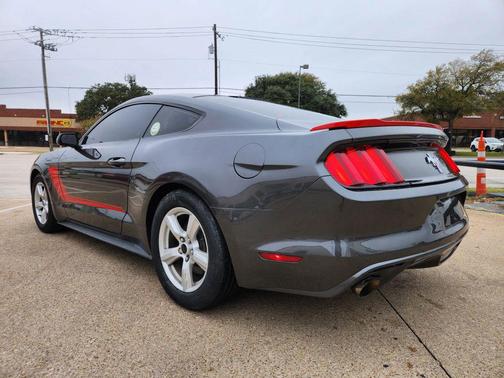 2017 Ford Mustang V6