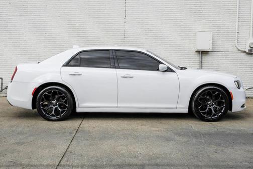 2019 Chrysler 300 S
