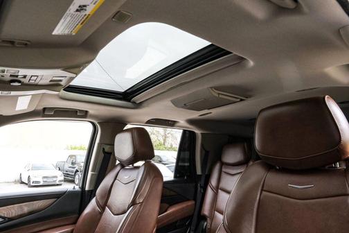 2018 Cadillac Escalade Luxury