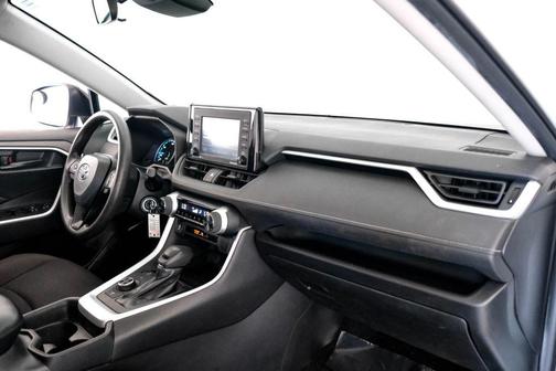 2020 Toyota RAV4 Hybrid LE