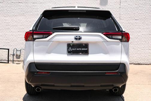 2020 Toyota RAV4 Hybrid LE