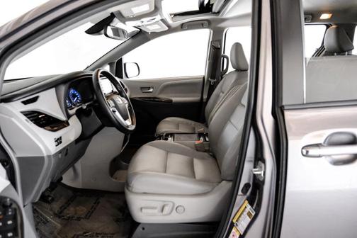 2019 Toyota Sienna XLE