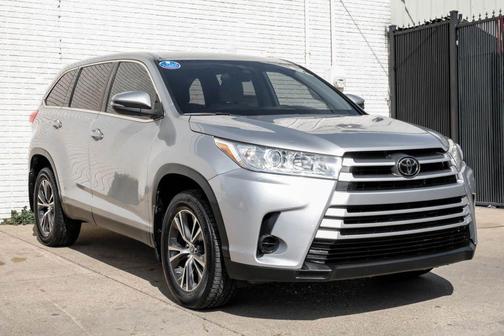 2019 Toyota Highlander LE I4