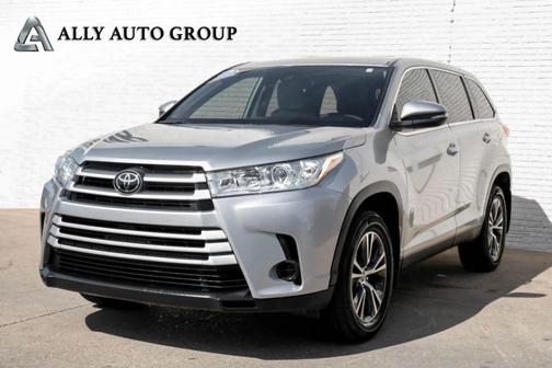 2019 Toyota Highlander LE I4