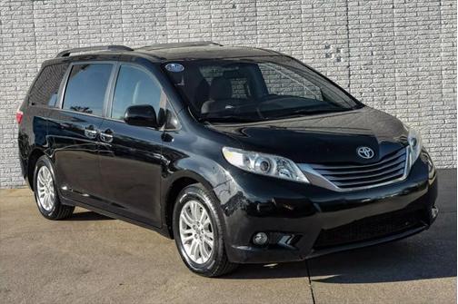2016 Toyota Sienna XLE