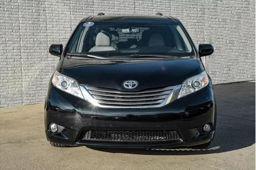 2016 Toyota Sienna XLE
