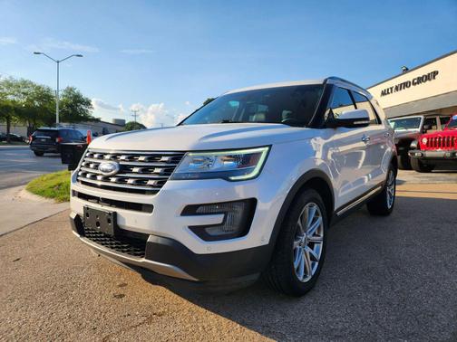 White 2017 Ford Explorer sport