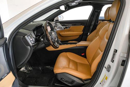 2017 Volvo S90 T5 Momentum