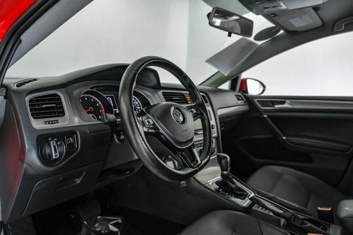2015 Volkswagen Golf Auto TSI S