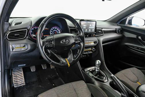 2019 Hyundai Veloster Base