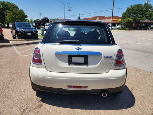 White 2013 MINI Hardtop Cooper