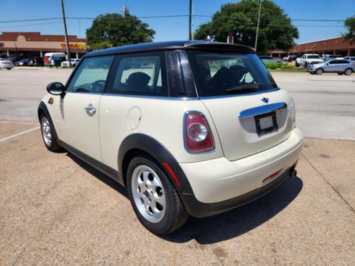 White 2013 MINI Hardtop Cooper