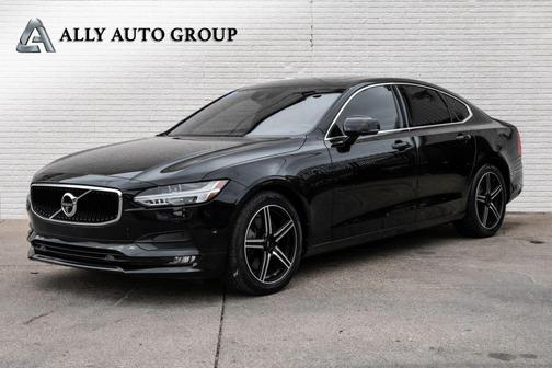 2017 Volvo S90 T6 Momentum