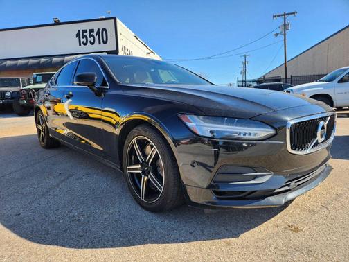 2017 Volvo S90 T6 Momentum