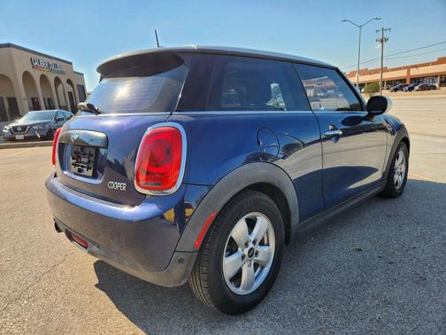 2017 MINI Hardtop Cooper