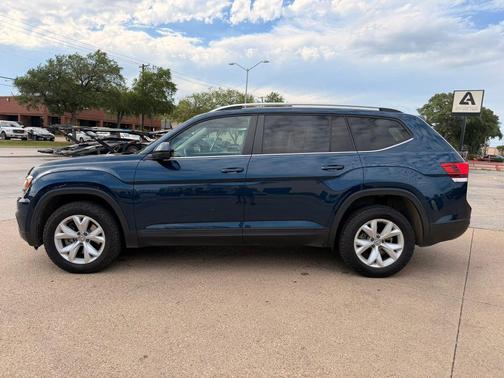 Blue 2019 Volkswagen Atlas 3.6L SE