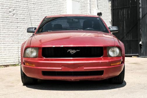Red 2005 Ford Mustang Deluxe