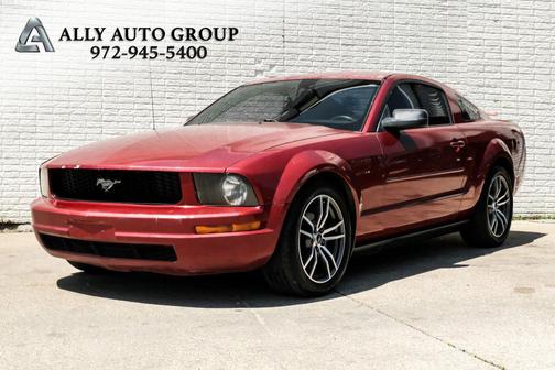 Red 2005 Ford Mustang Deluxe