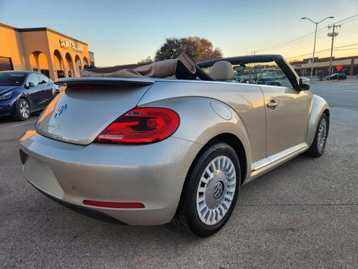 2016 Volkswagen Beetle 1.8T SE