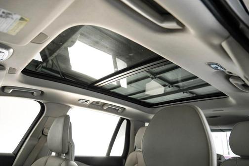 2017 Volvo XC90 T6 Momentum