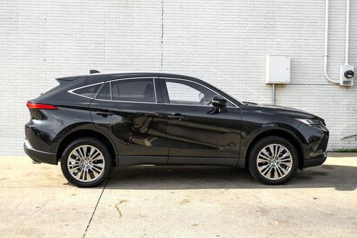 Black 2024 Toyota Venza XLE