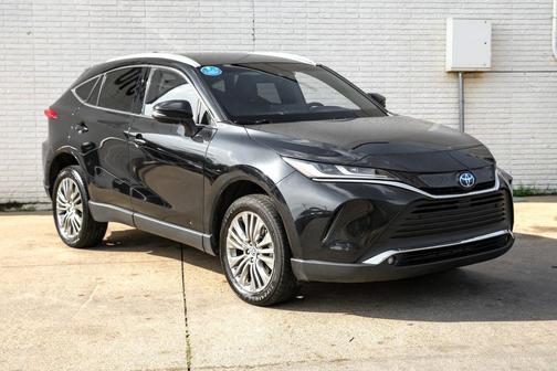 Black 2024 Toyota Venza XLE