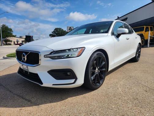 2021 Volvo S60 T5 Momentum