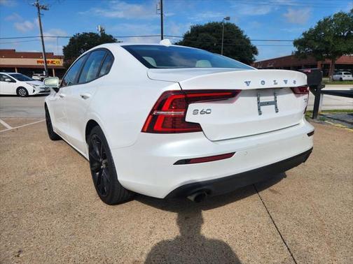 2021 Volvo S60 T5 Momentum
