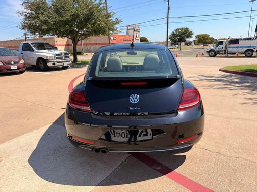 Black 2018 Volkswagen Beetle 2.0T SE