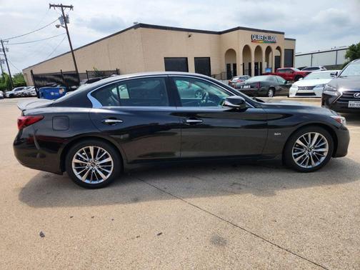 Black 2018 INFINITI Q50 3.0t LUXE