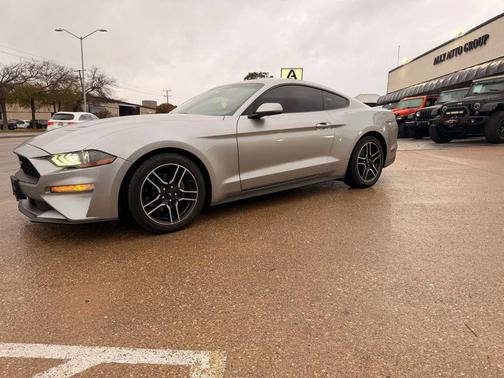 2020 Ford Mustang EcoBoost