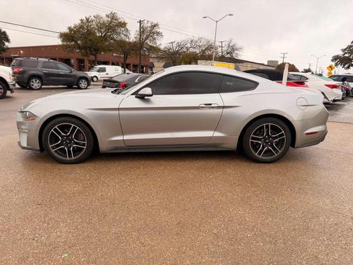 2020 Ford Mustang EcoBoost