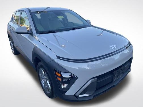 Cyber Gray Metallic 2024 Hyundai KONA SE