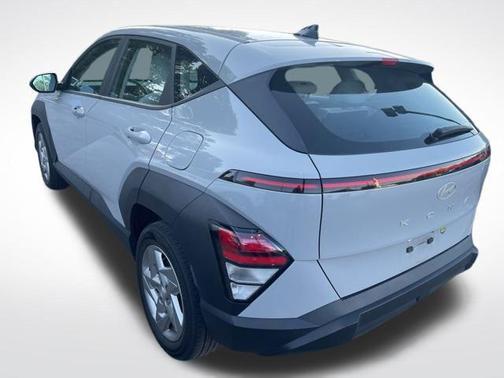 Cyber Gray Metallic 2024 Hyundai KONA SE