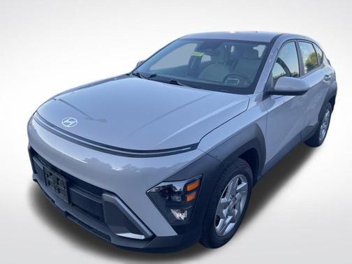 Cyber Gray Metallic 2024 Hyundai KONA SE