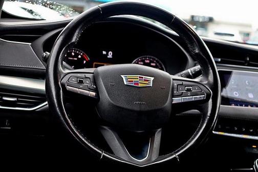 2023 Cadillac XT4 Premium Luxury