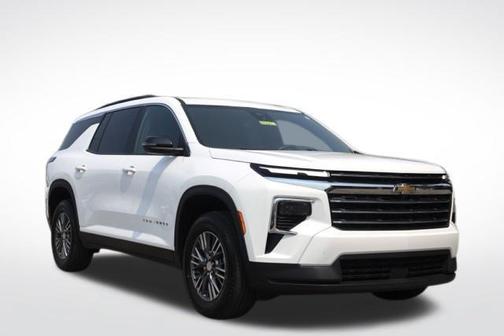 Summit White 2025 Chevrolet Traverse LT