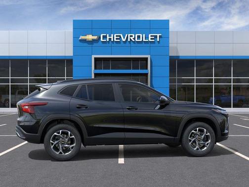 Mosaic Black Metallic 2026 Chevrolet Trax LT