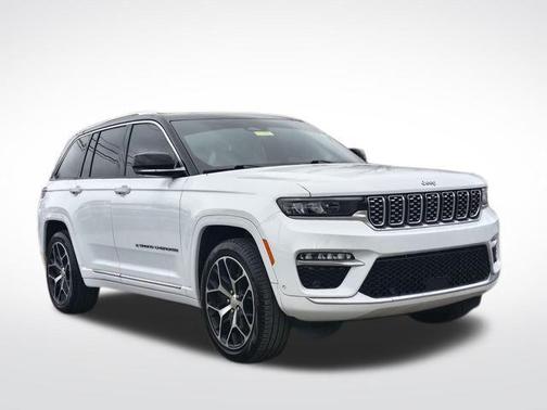 2022 Jeep Grand Cherokee Summit